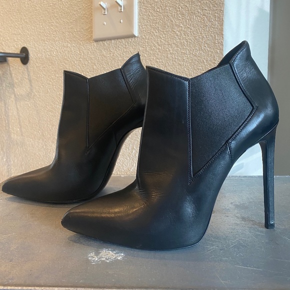 Saint Laurent Paris Chelsea Boots - Picture 4 of 16